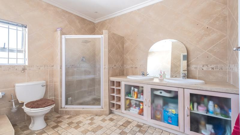 5 Bedroom Property for Sale in Parow North Western Cape